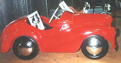 Pedal_Car_1.jpg (21636 bytes)