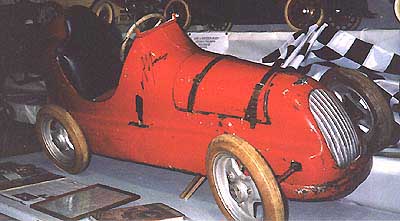 Pedal_Car_4.jpg (27223 bytes)